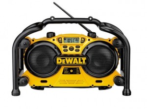 RADIO SI INCARCATOR DC011 DEWALT